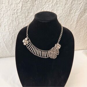 Vintage Women's Necklace Elegant Silver Tone Look Flower Chain Beads